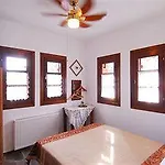 Tampakeika Mouresi